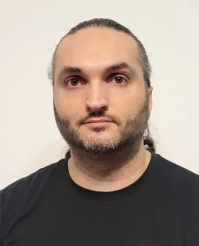 Profil Motoc  Marius